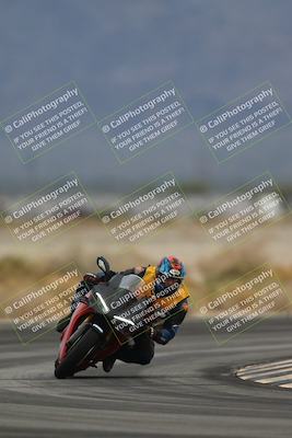 media/Nov-15-2025-Race Pace (Sat) [[8de605a2d8]]/Non Verified Riders (1st 20 Minutes)/Turn 4 (1010am)/